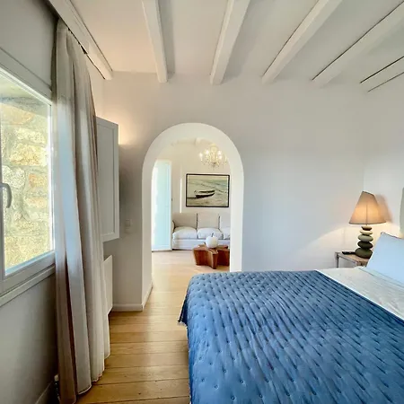 Tavani Agios Ioannis Mykonos * Agios Ioannis Diakoftis